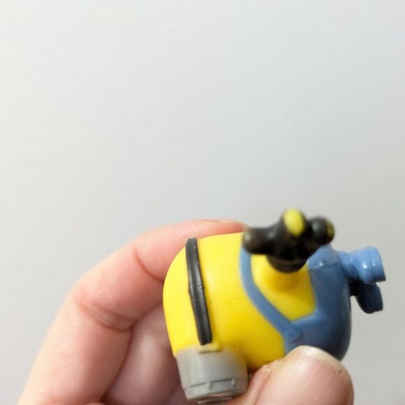 McDonalds The Rise of Gru Bob Minion with Teddy Bear Happy Meal Toy Fig - Picture 6 of 9